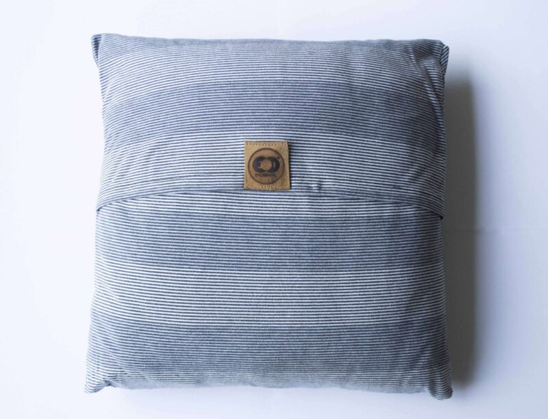 T-shirt kussen streep upcycled - Afbeelding 2
