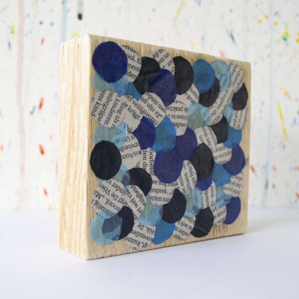 Art onder de riem upcycled blauw stippen
