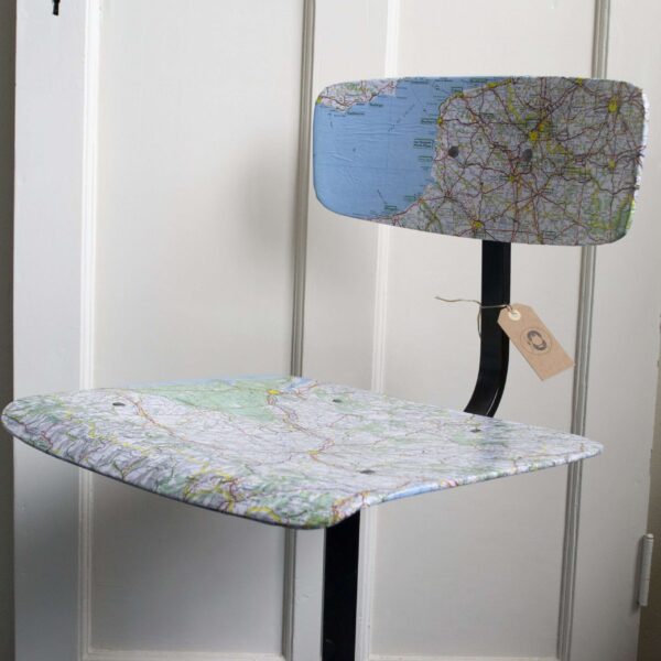 Landkaart schoolstoel upcycled