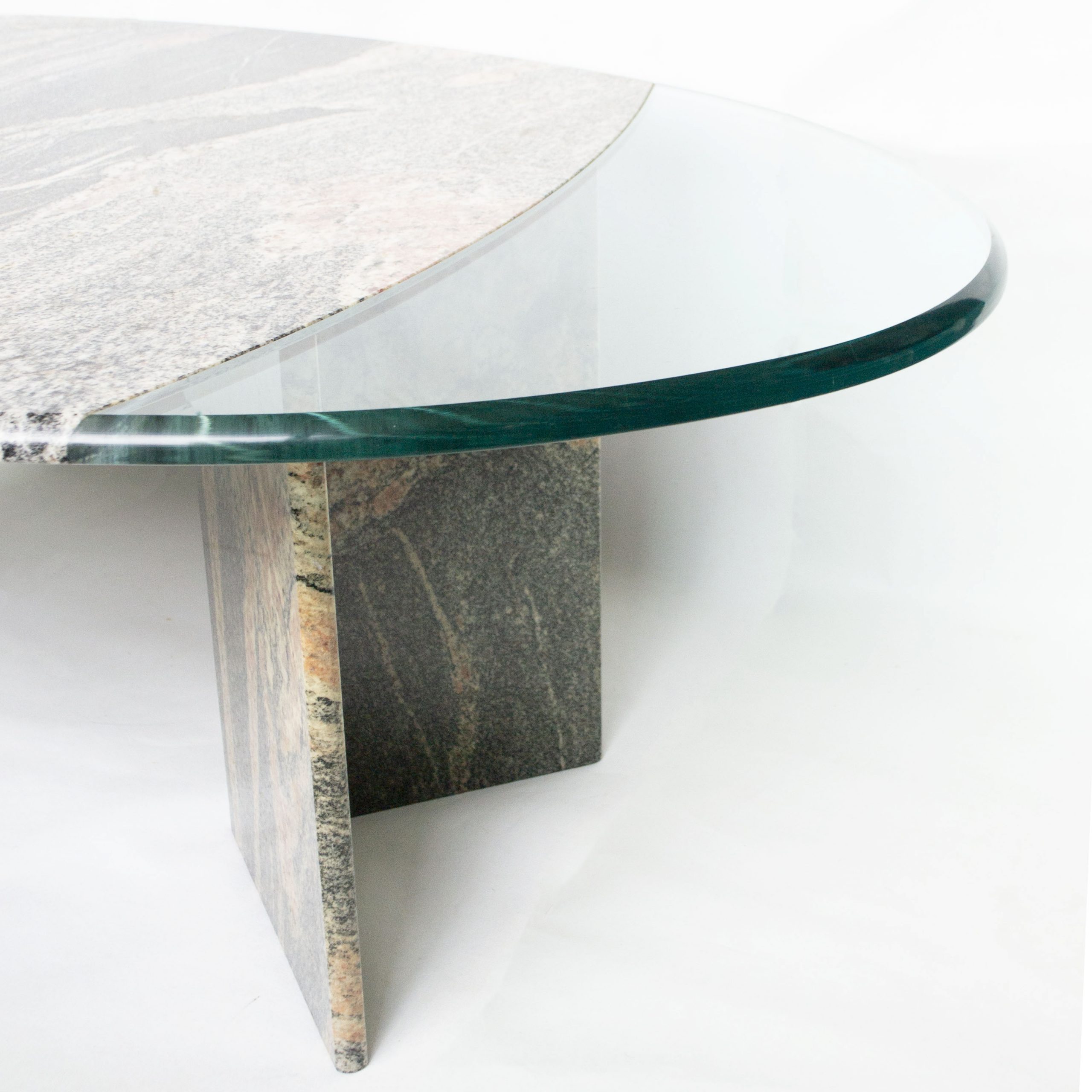 Vintage design tafel - of April - Vintage tafel graniet