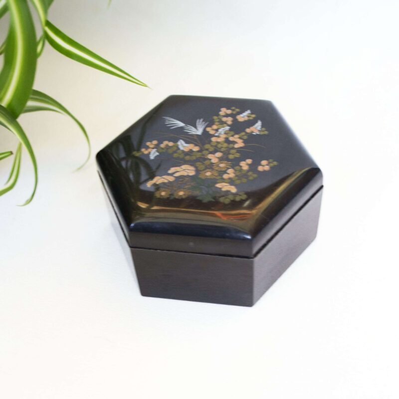 Vintage opbergdoosje zwart bloemen