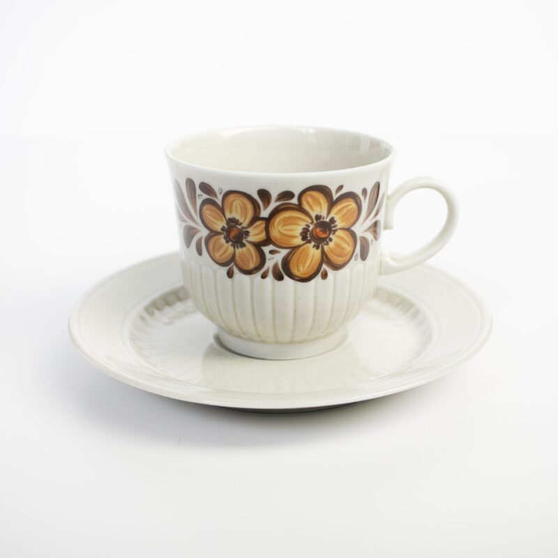 Vintage kop en schotel set bloemen