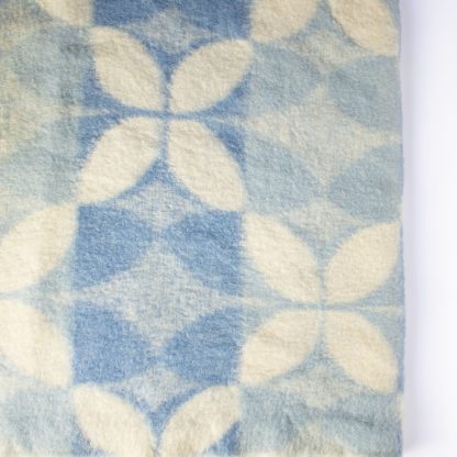 Vintage wollen deken lichtblauw