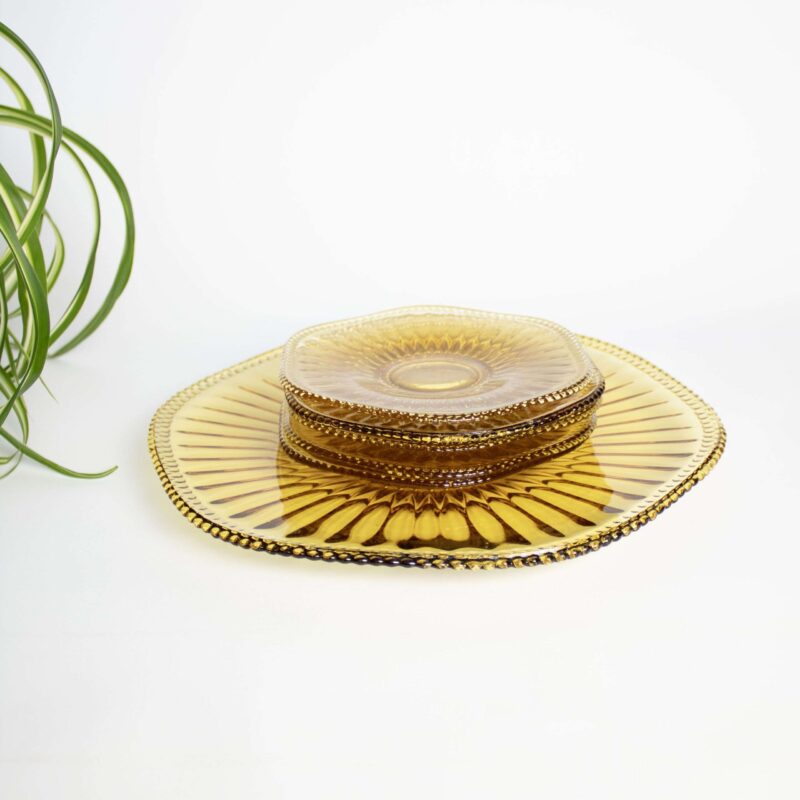 Vintage gebaksbordenset met taartschaal