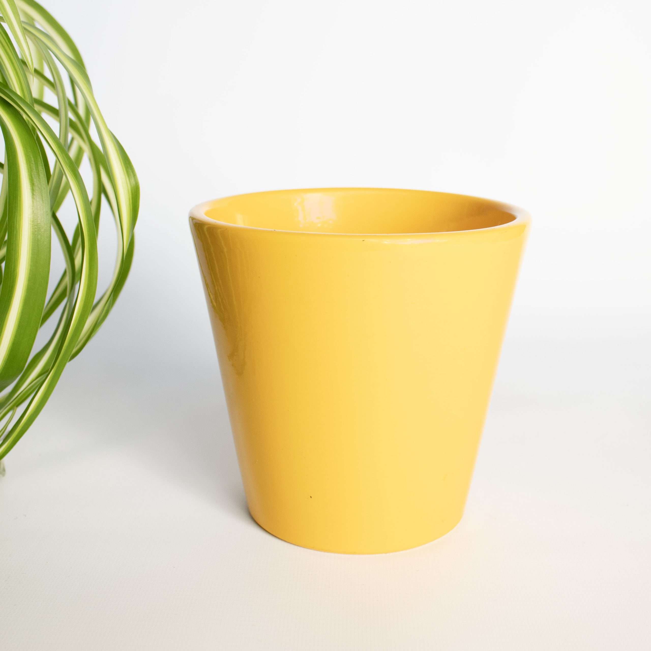 Vintage bloempot geel