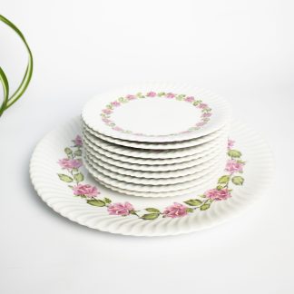 Vintage gebaksbordenset met taartschaal bloemen
