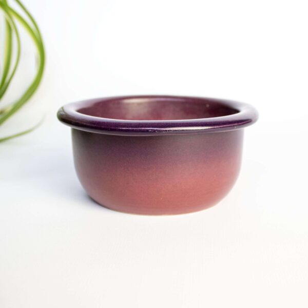 Vintage bloempot laag paars