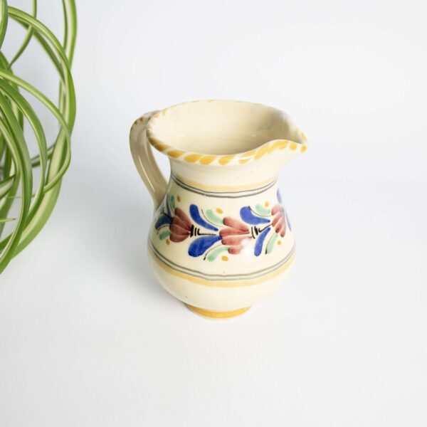 Vintage schenkkan pastel